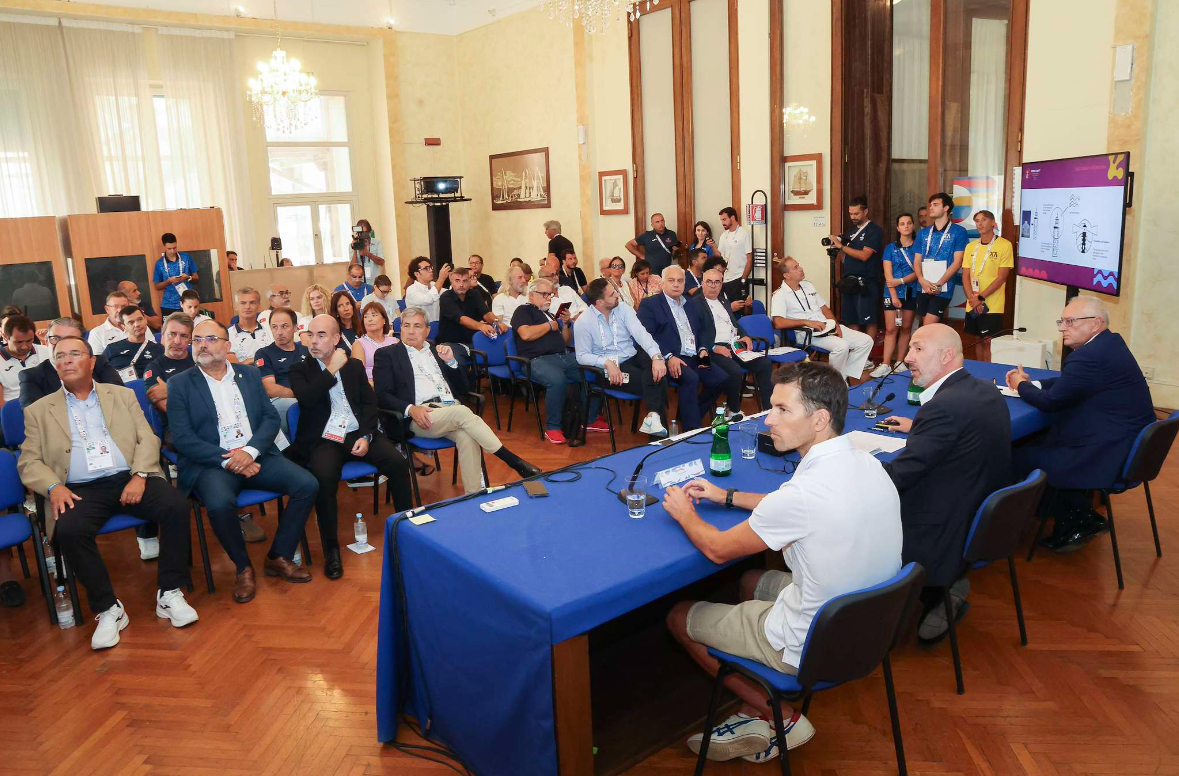 Jogos do Mediterrâneo de Praia Portimão-Lagoa 2027 lançados a partir de Taranto