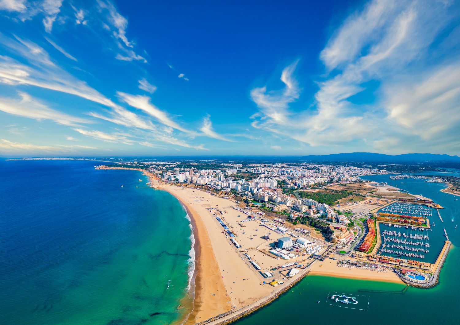 Vista-aerea-da-Praia-da-Rocha-e-da-Marina-de-Portimao.jpg